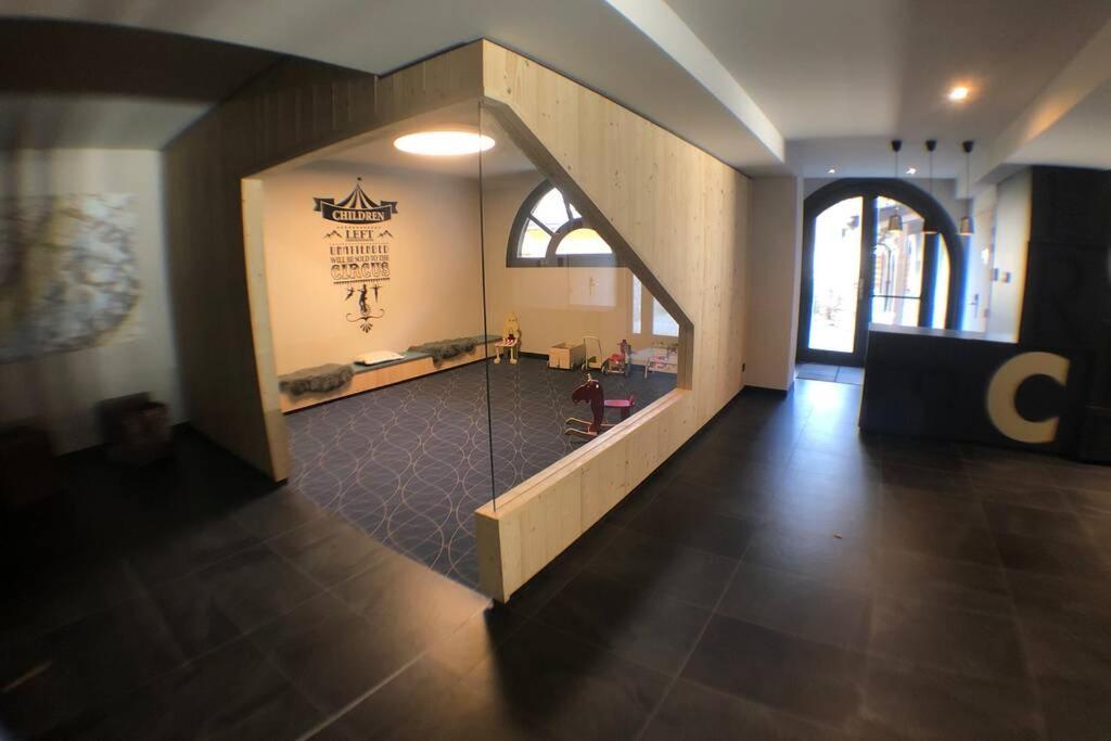 chic appart 6 pers dans résidence luxueuse La Cordee wellness gym piscine OUVERT et télétravail Chamonix Esterno foto