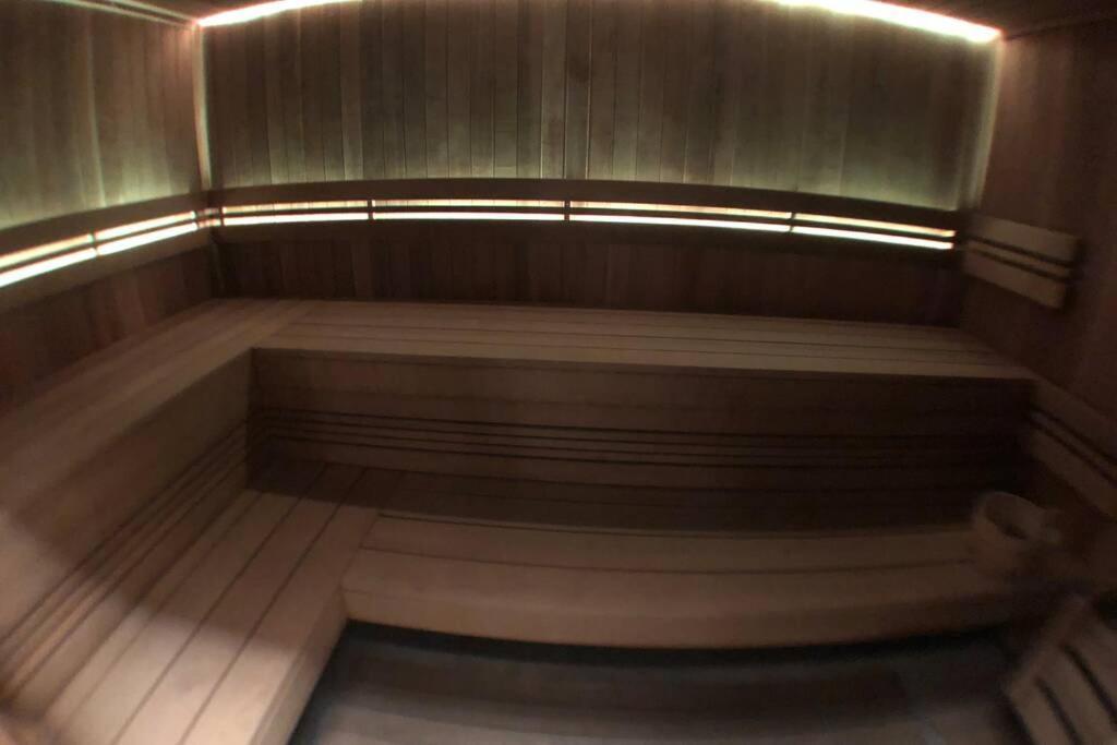 chic appart 6 pers dans résidence luxueuse La Cordee wellness gym piscine OUVERT et télétravail Chamonix Esterno foto