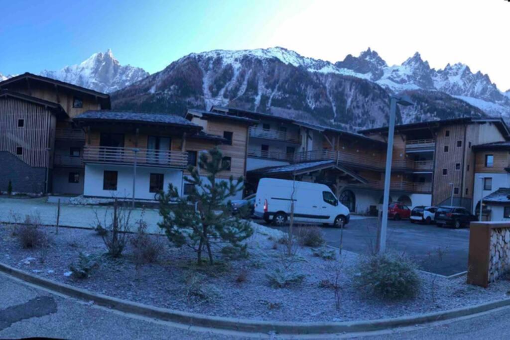 chic appart 6 pers dans résidence luxueuse La Cordee wellness gym piscine OUVERT et télétravail Chamonix Esterno foto