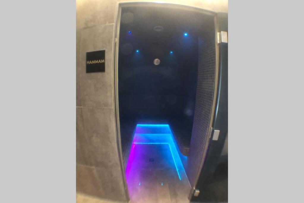 chic appart 6 pers dans résidence luxueuse La Cordee wellness gym piscine OUVERT et télétravail Chamonix Esterno foto
