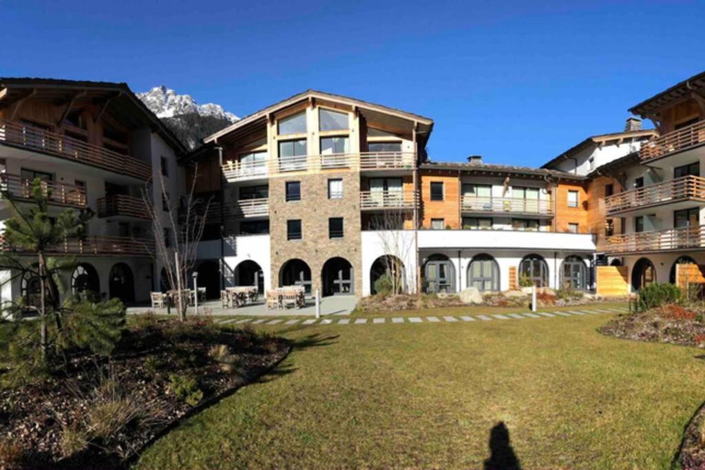 chic appart 6 pers dans résidence luxueuse La Cordee wellness gym piscine OUVERT et télétravail Chamonix Esterno foto