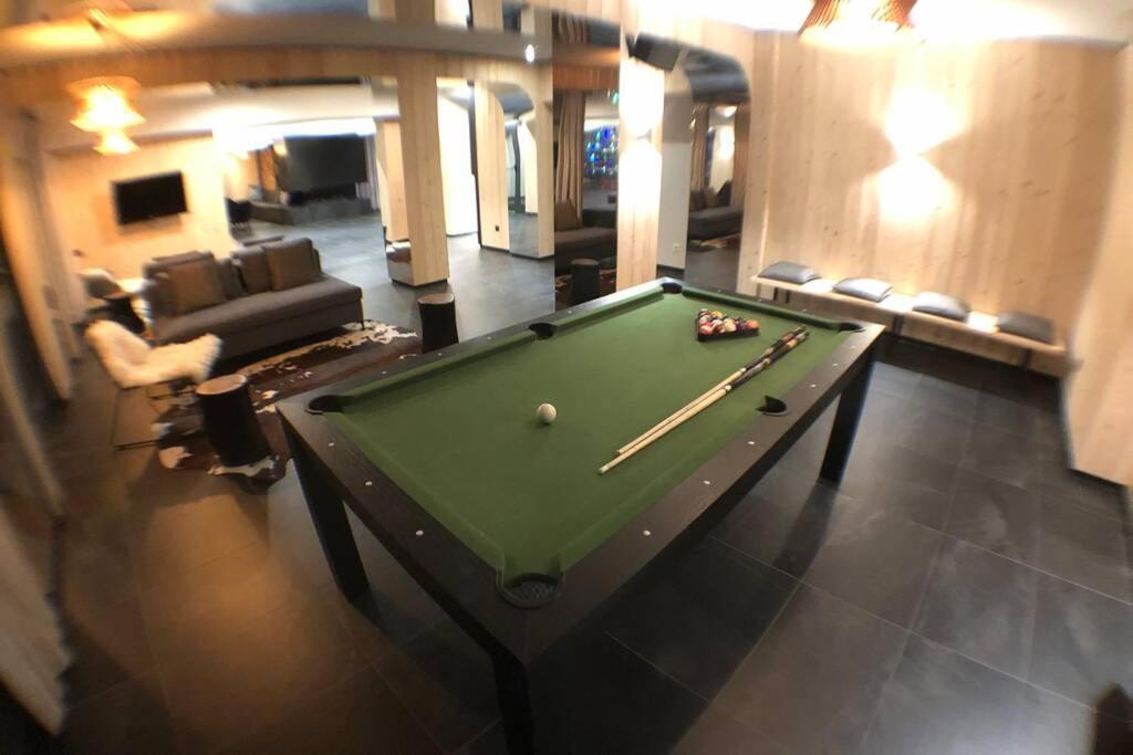 chic appart 6 pers dans résidence luxueuse La Cordee wellness gym piscine OUVERT et télétravail Chamonix Esterno foto