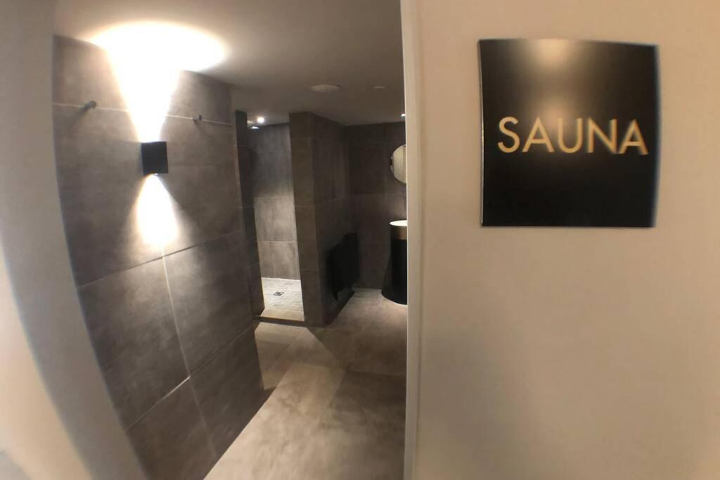 chic appart 6 pers dans résidence luxueuse La Cordee wellness gym piscine OUVERT et télétravail Chamonix Esterno foto