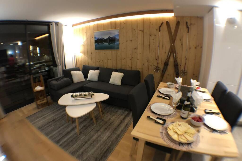 chic appart 6 pers dans résidence luxueuse La Cordee wellness gym piscine OUVERT et télétravail Chamonix Esterno foto